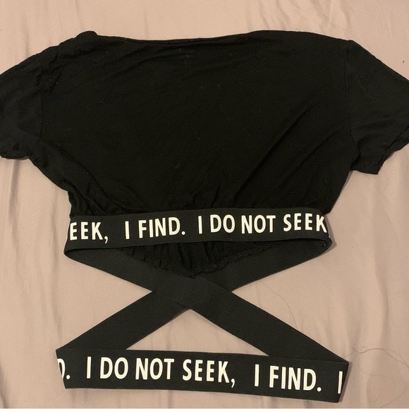 SHEIN Black Cut-Out Croptop - Picture 2 of 2